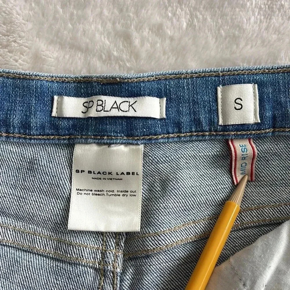 SP BLACK LABEL Distressed light blue Mid Rise shorts. Size Small - Picture 11 of 13